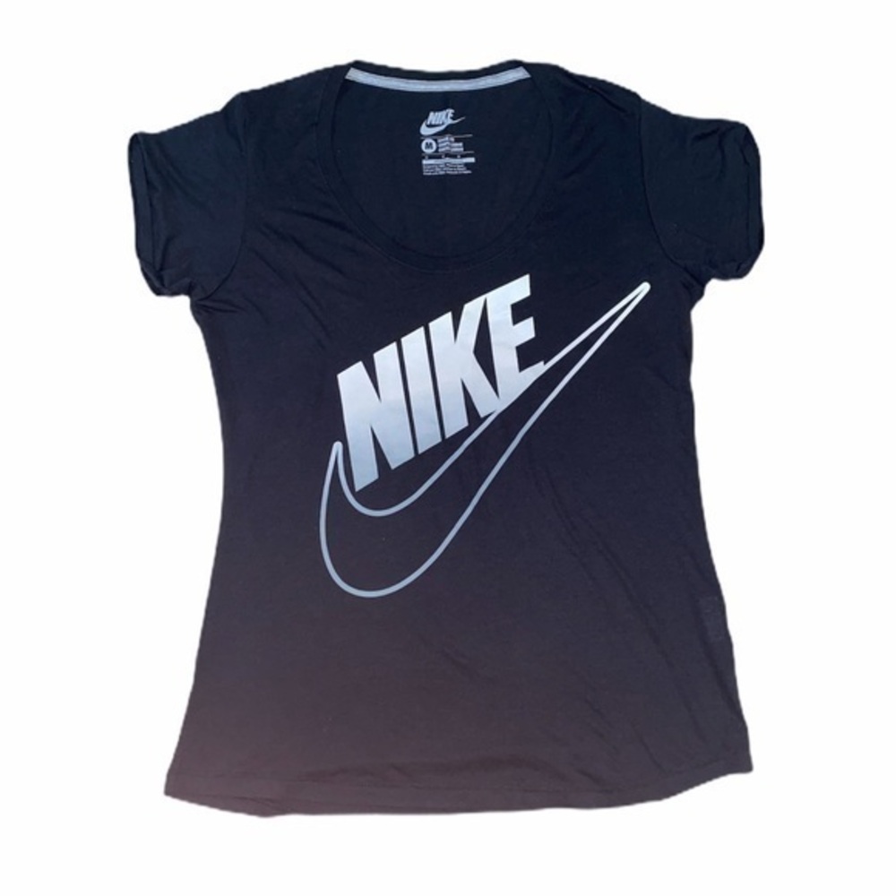 Nike shirt size M
